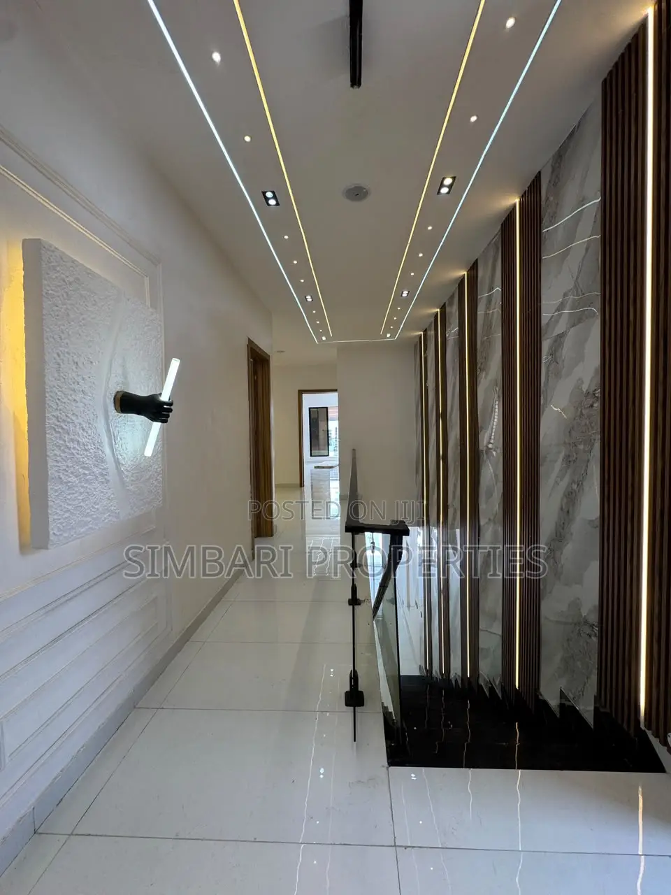 5bdrm Duplex in Thomas Estate for sale