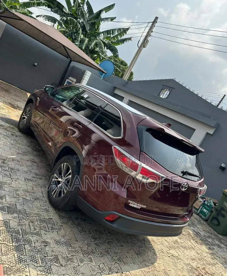 Toyota Highlander XLE V6 4x4 (3.5L 6cyl 6A) 2016 Brown