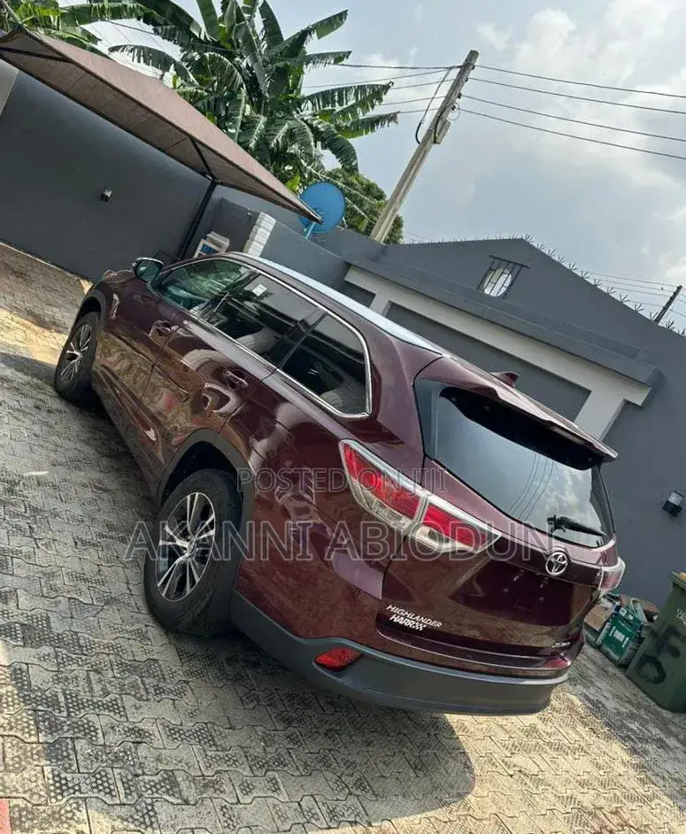 Toyota Highlander XLE V6 4x4 (3.5L 6cyl 6A) 2016 Brown