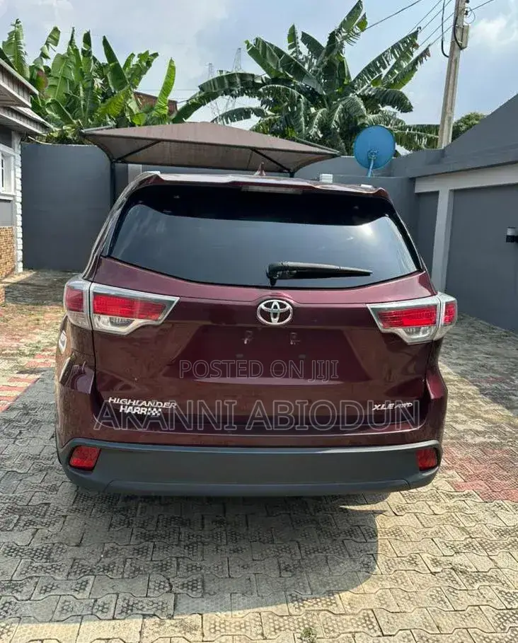 Toyota Highlander XLE V6 4x4 (3.5L 6cyl 6A) 2016 Brown
