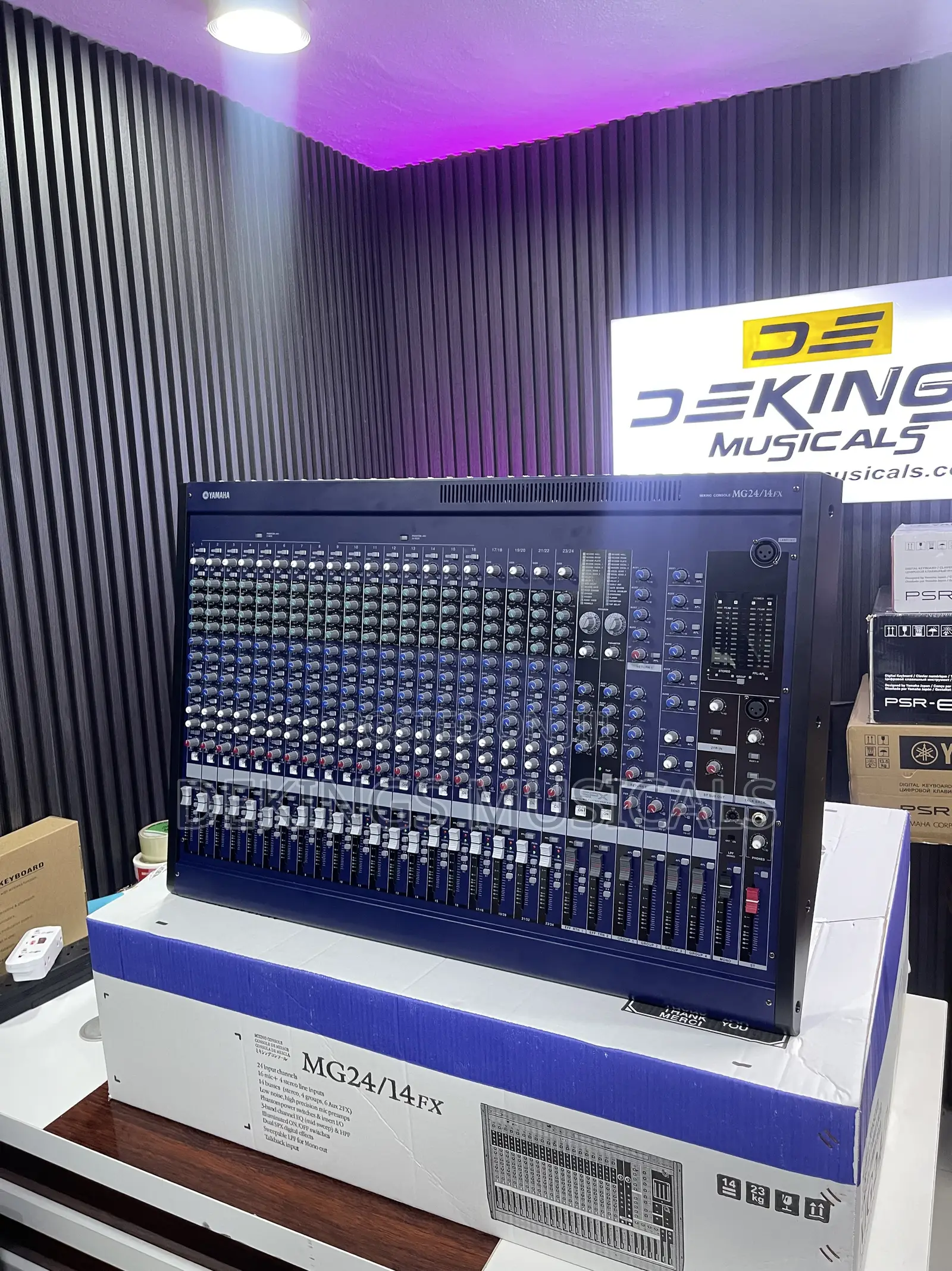 Yamaha Mg24/14fx Analog Mixing Console