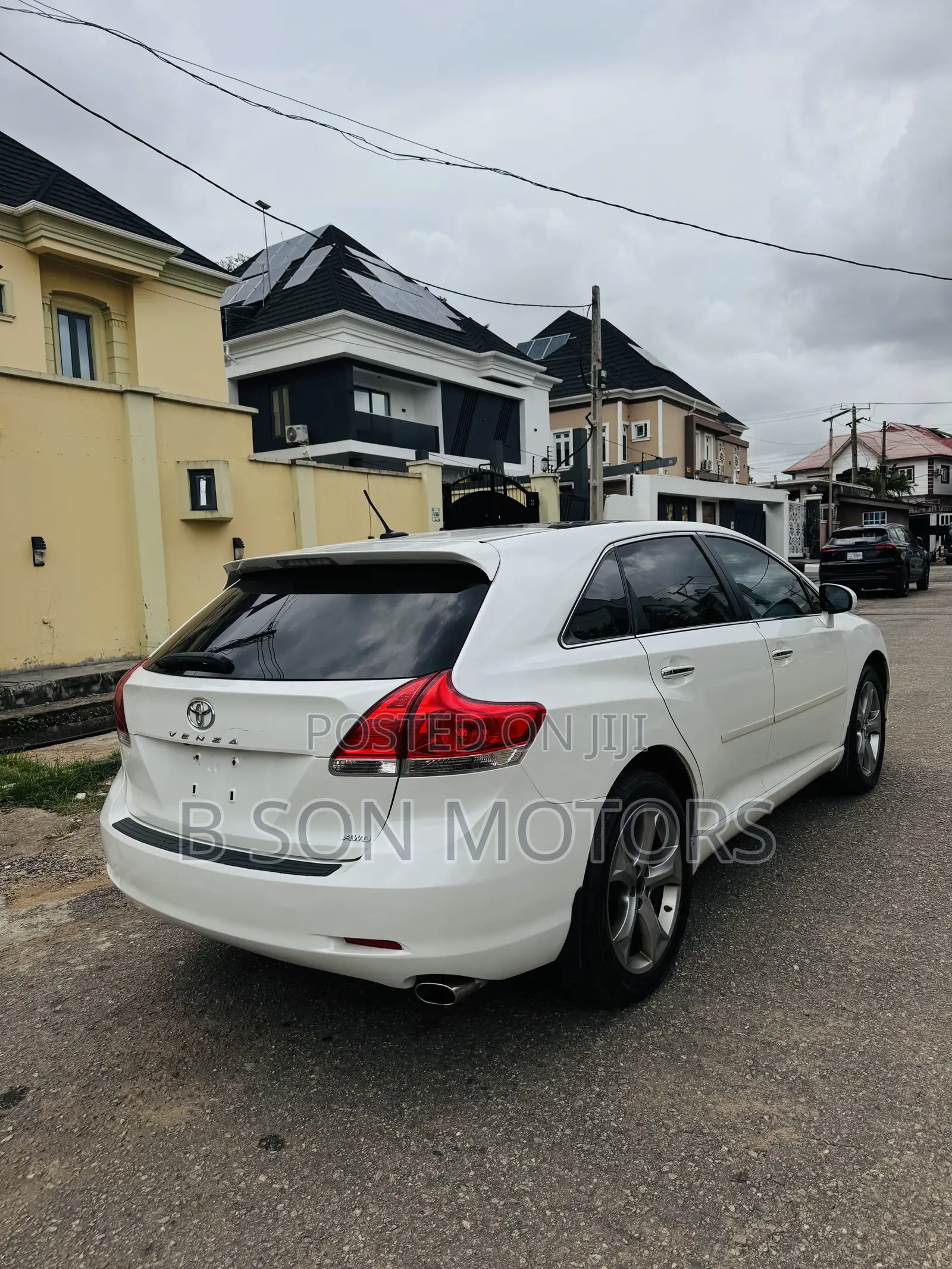 Toyota Venza V6 AWD 2010 White