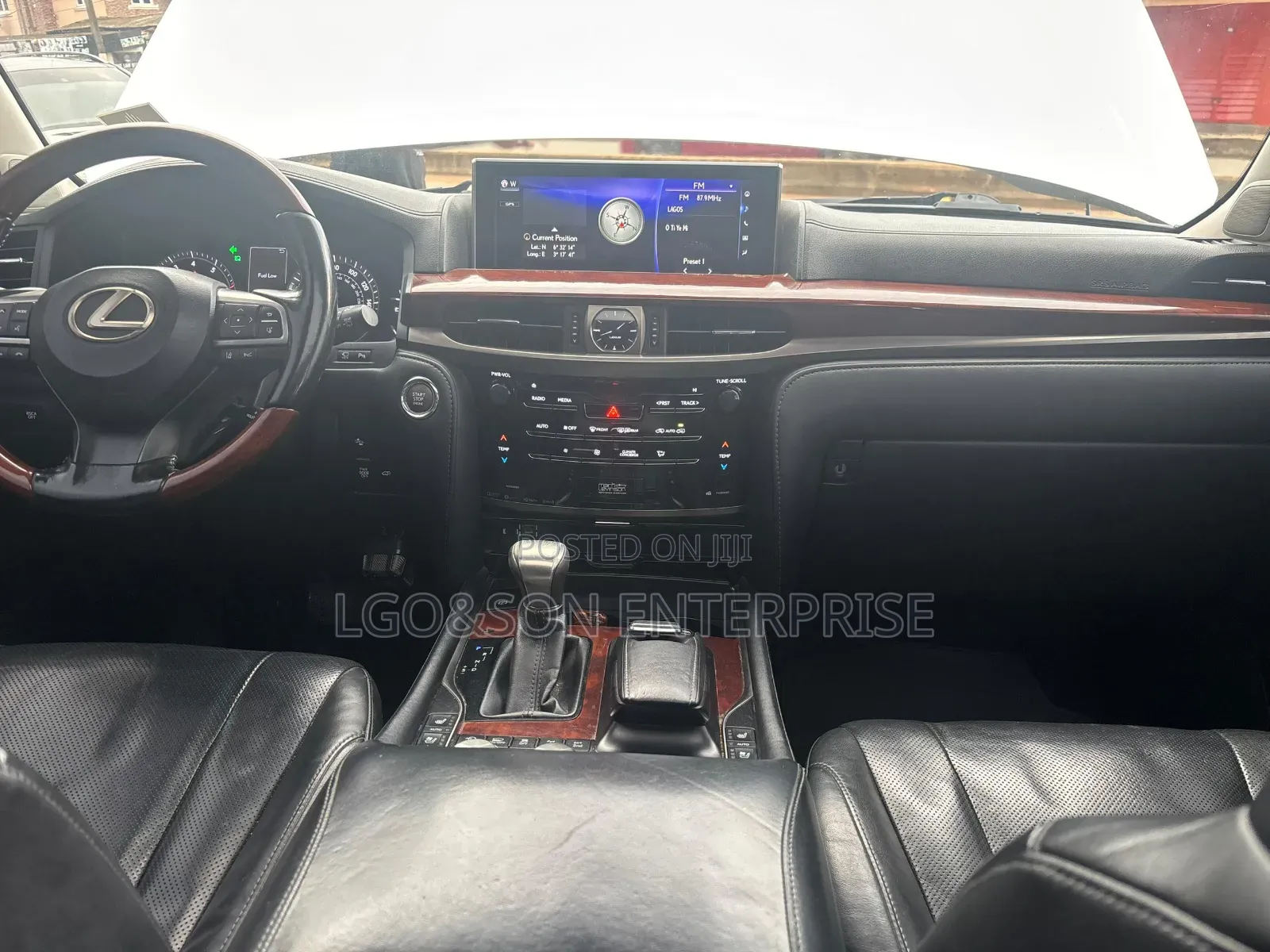 Lexus LX 570 AWD 2016 White