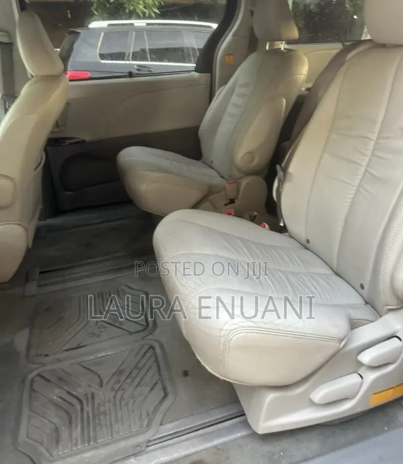 Toyota Sienna XLE 7 Passenger 2011 Brown