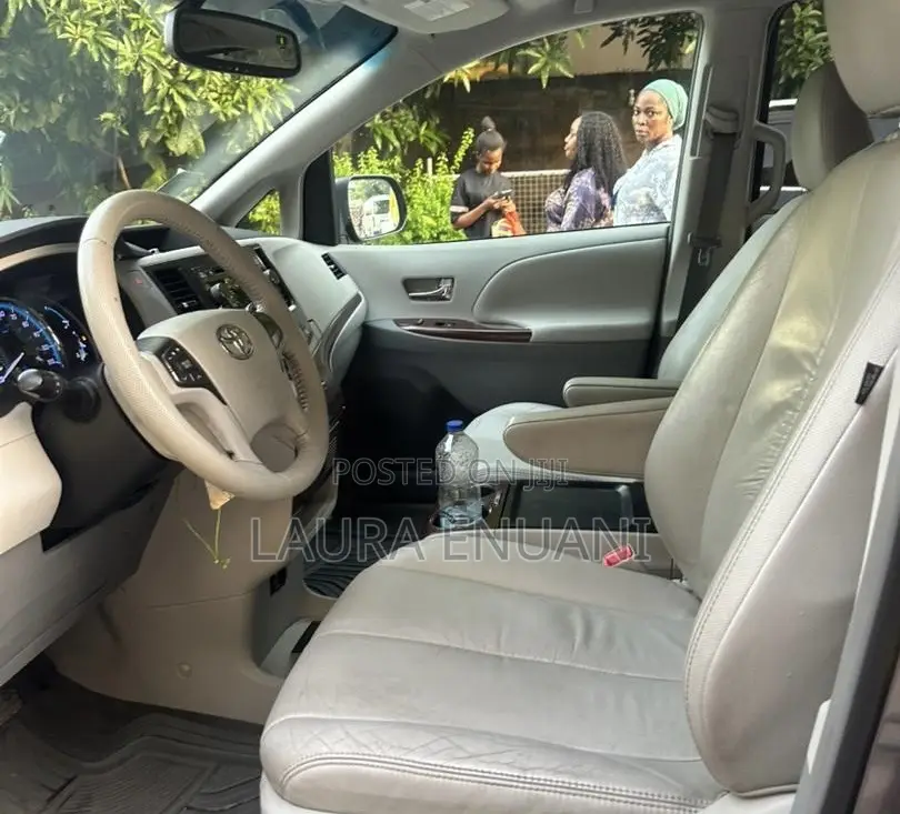 Toyota Sienna XLE 7 Passenger 2011 Brown