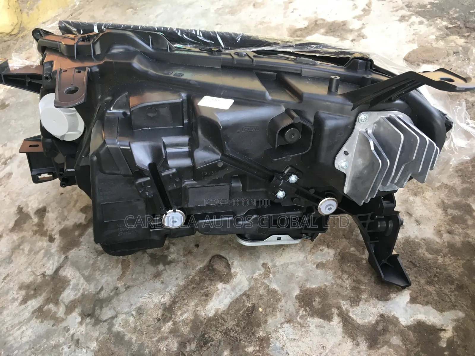 Head Light Land Cruiser 2023 GBT