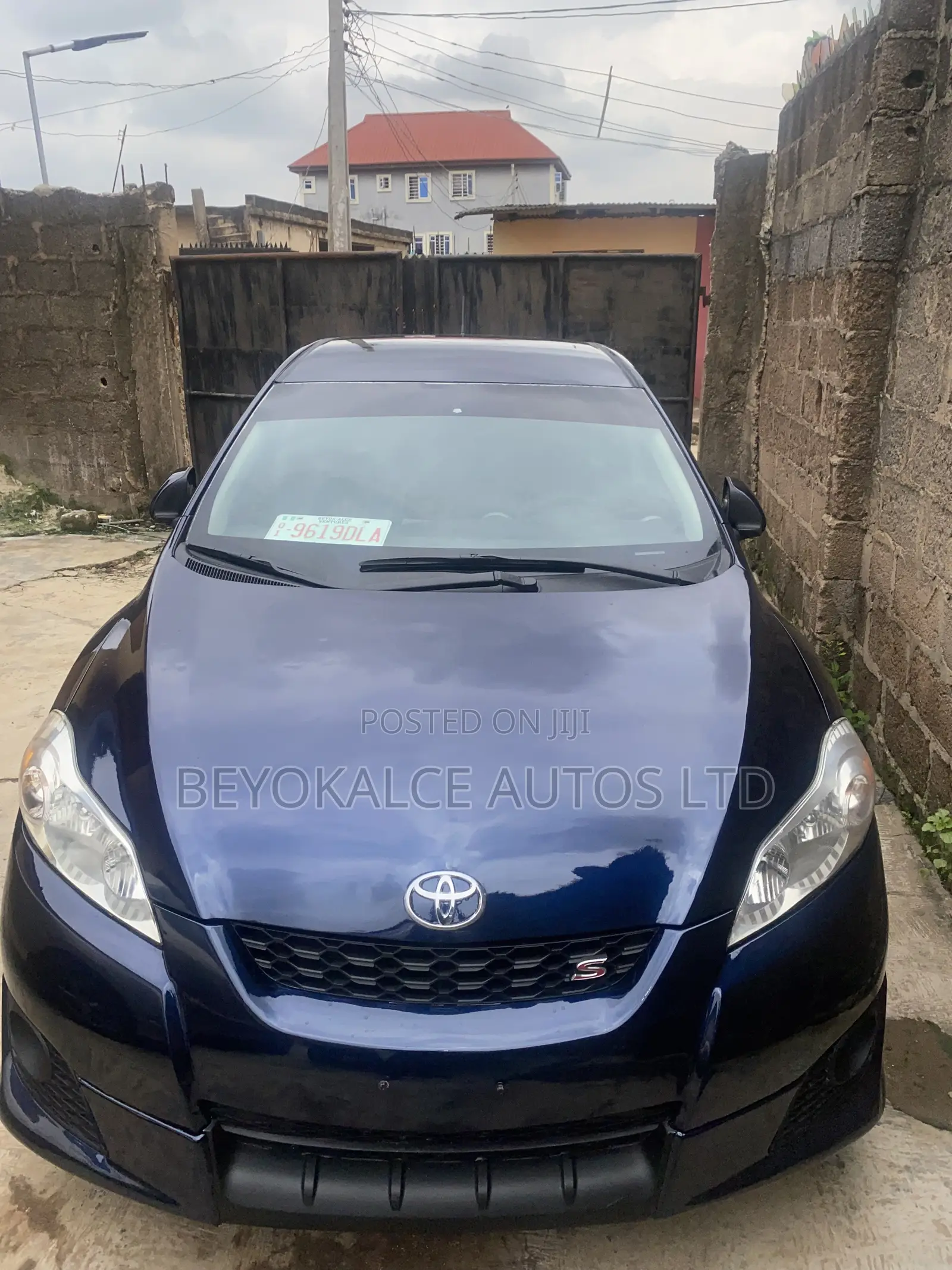 Toyota Matrix S Hatchback AWD (2.4L 4cyl 4A) 2009 Blue