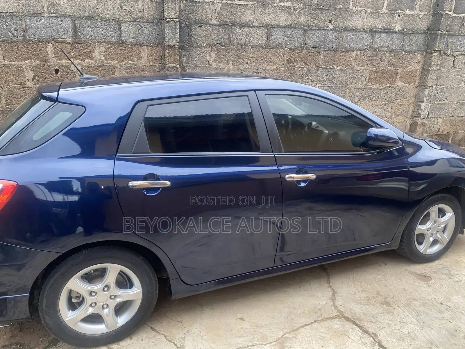 Toyota Matrix S Hatchback AWD (2.4L 4cyl 4A) 2009 Blue