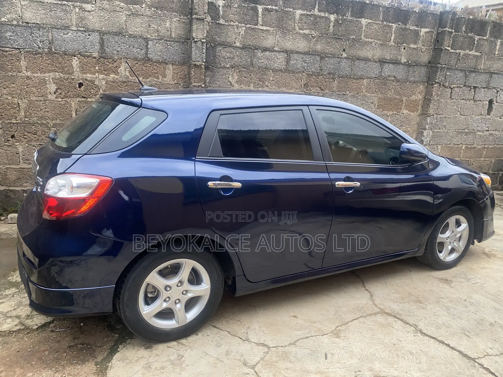 Toyota Matrix S Hatchback AWD (2.4L 4cyl 4A) 2009 Blue