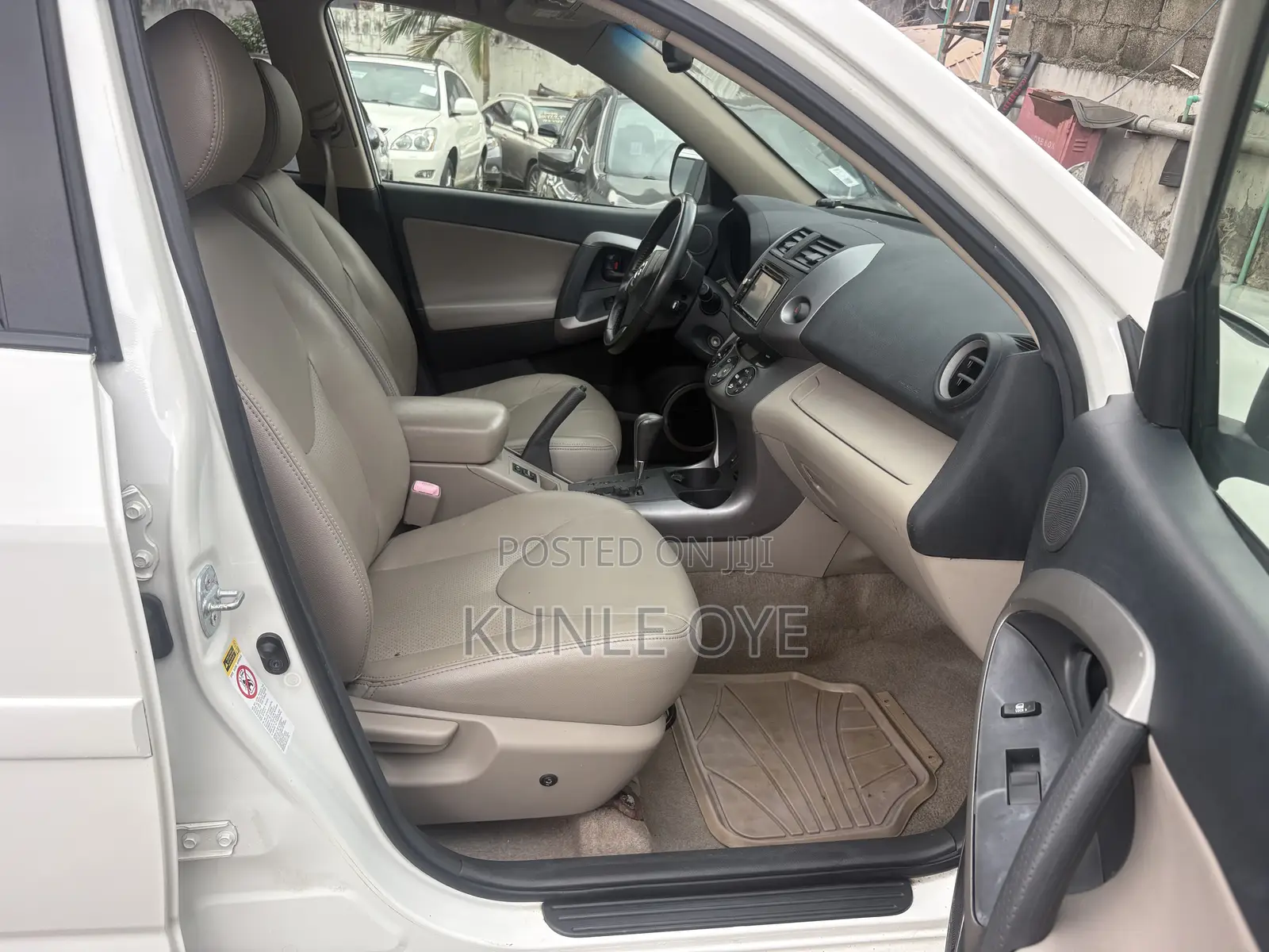 Toyota RAV4 Limited 2009 White