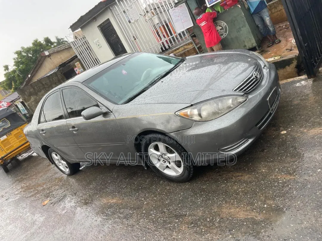 Toyota Camry LE 4dr Sedan (2.4L 4cyl 5A) 2006 Gray