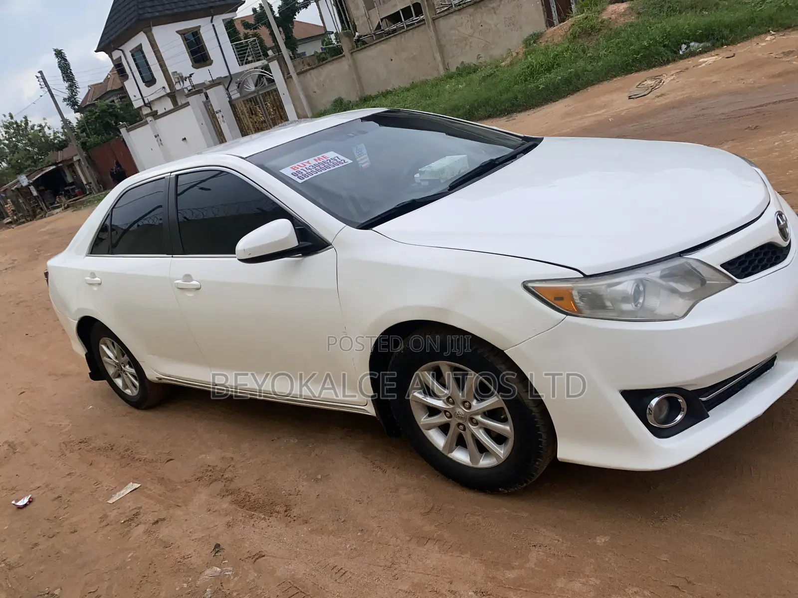 Toyota Camry LE 4dr Sedan (2.5L 4cyl 6A) 2012 White