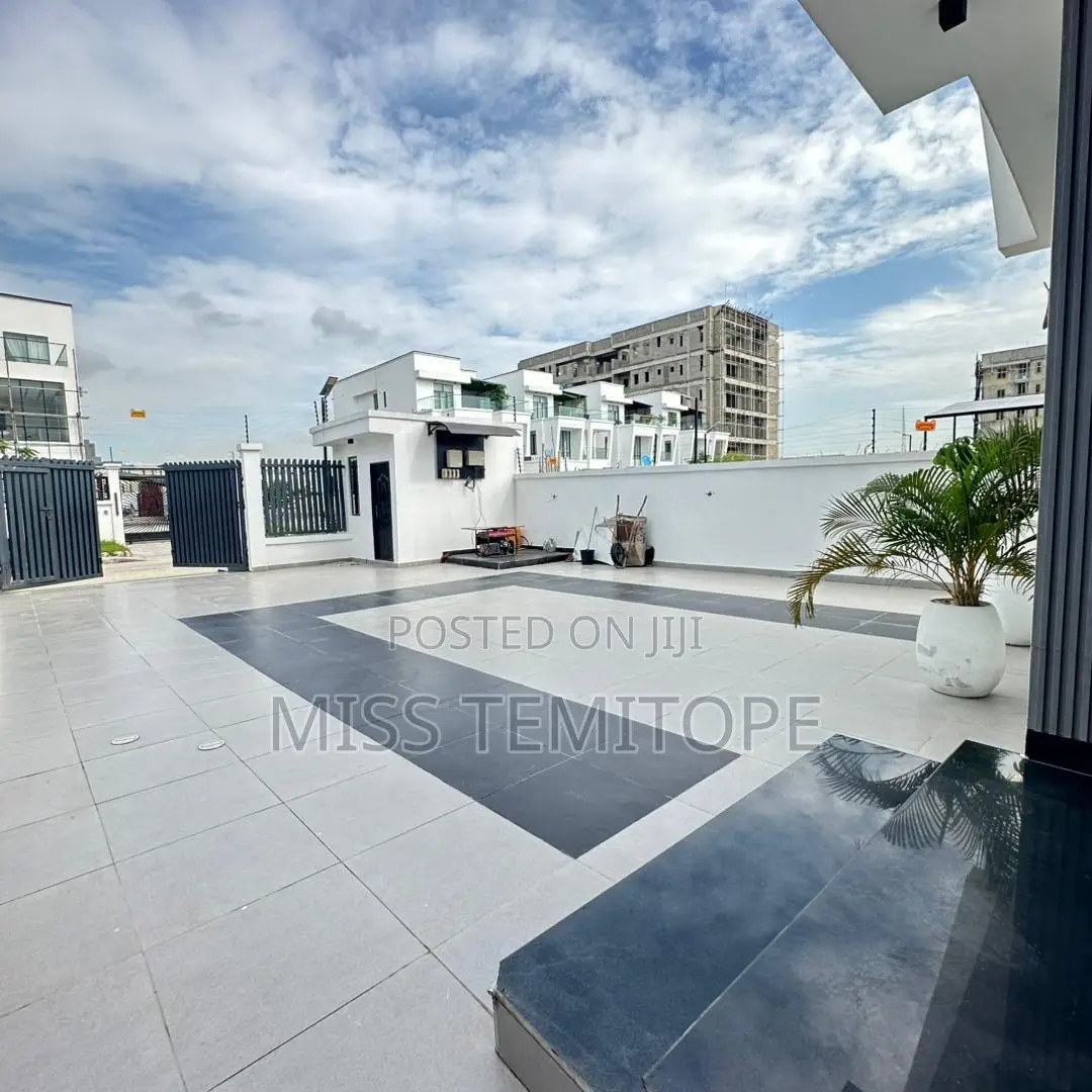 5bdrm Duplex in Ikate for sale