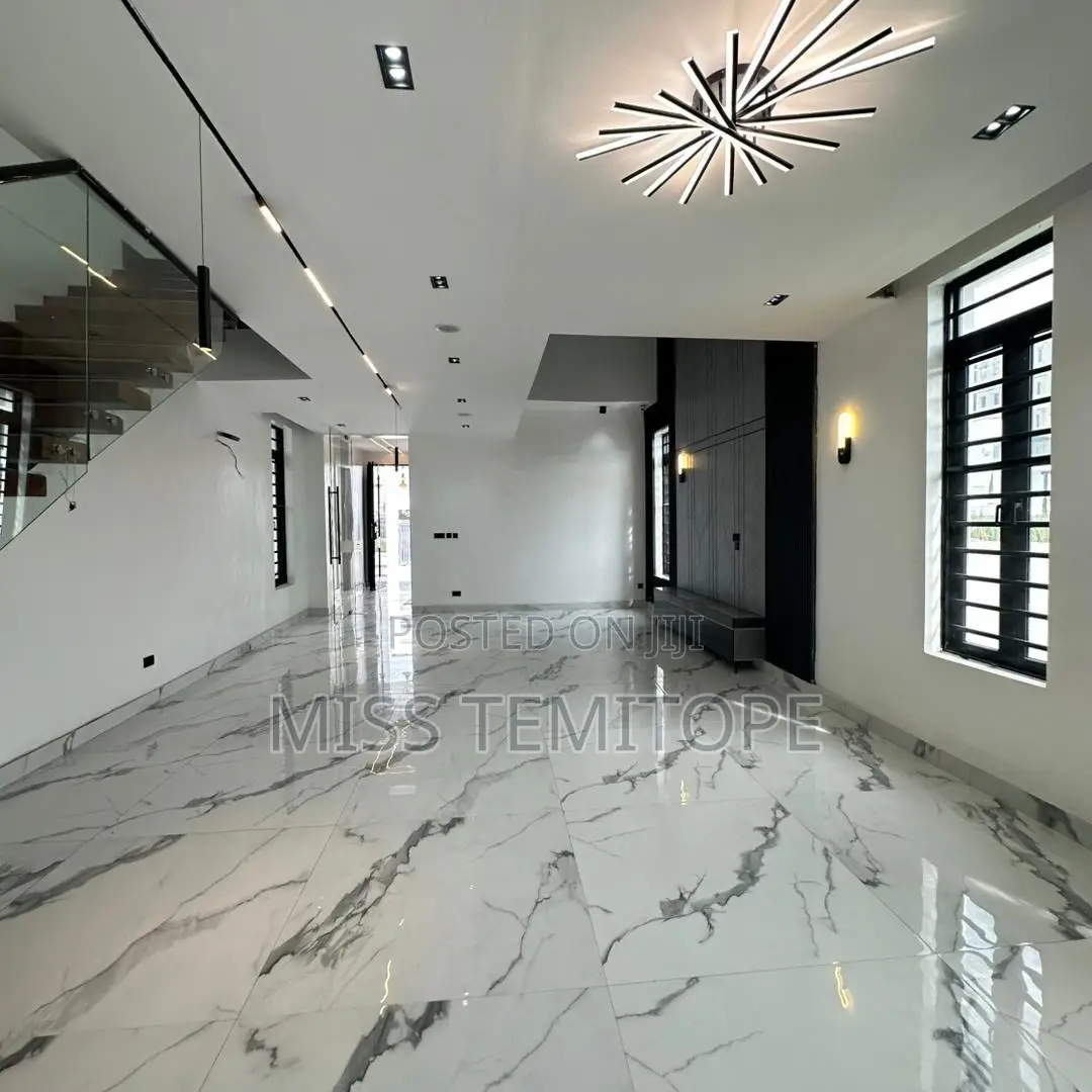 5bdrm Duplex in Ikate for sale