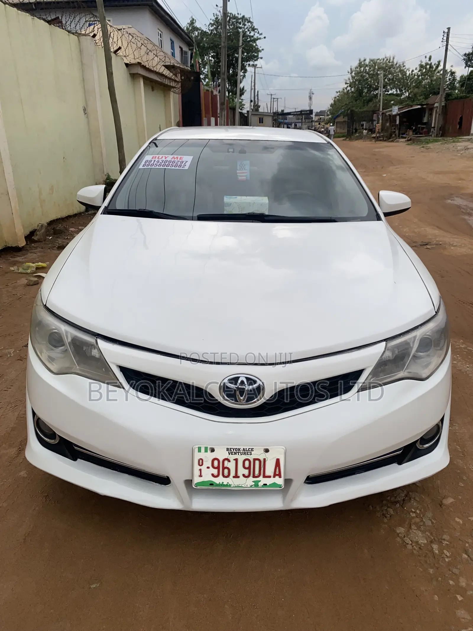 Toyota Camry LE 4dr Sedan (2.5L 4cyl 6A) 2012 White