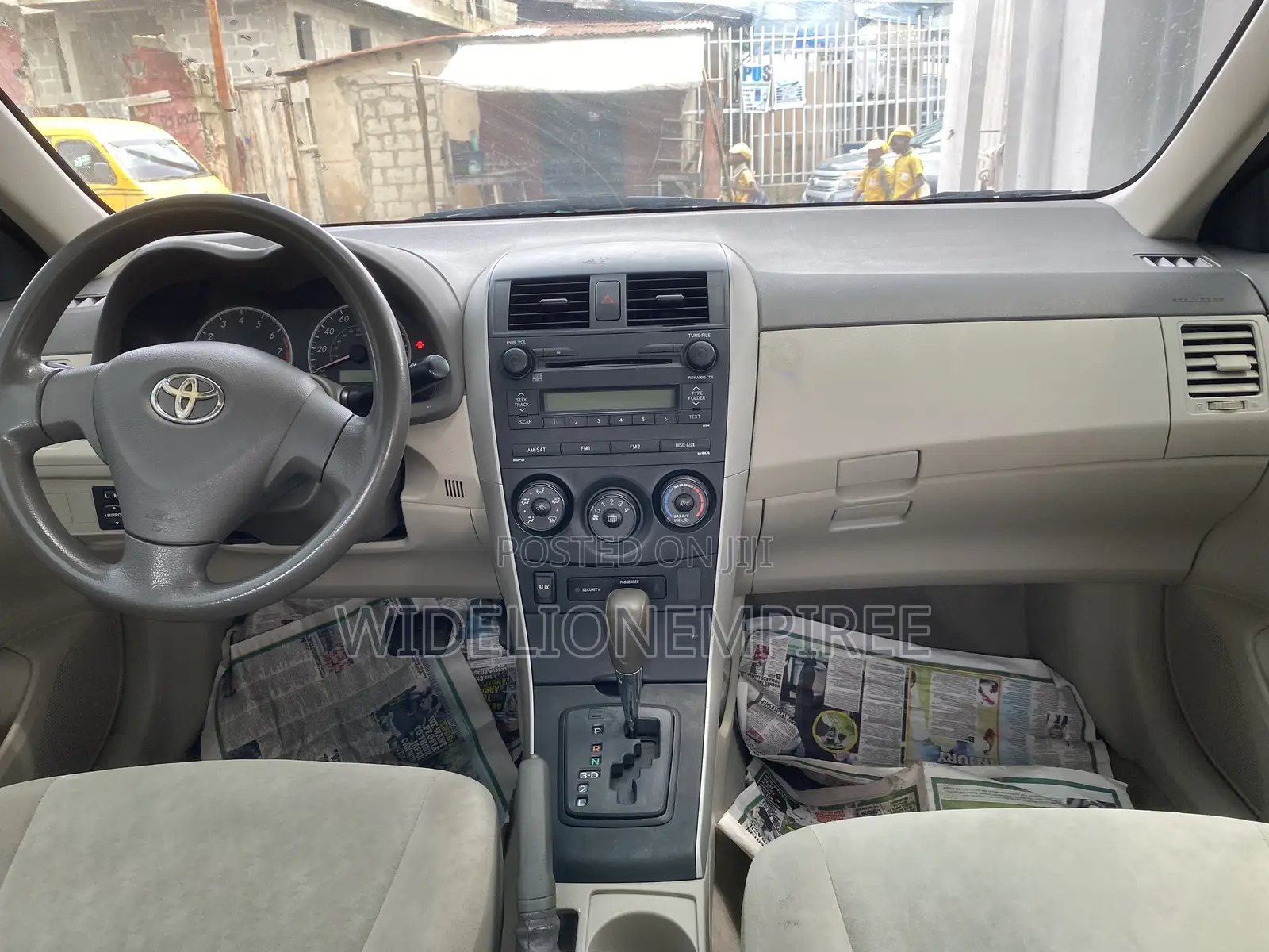 Toyota Corolla LE 4dr Sedan (1.8L 4 cyl 4A) 2009 Gold