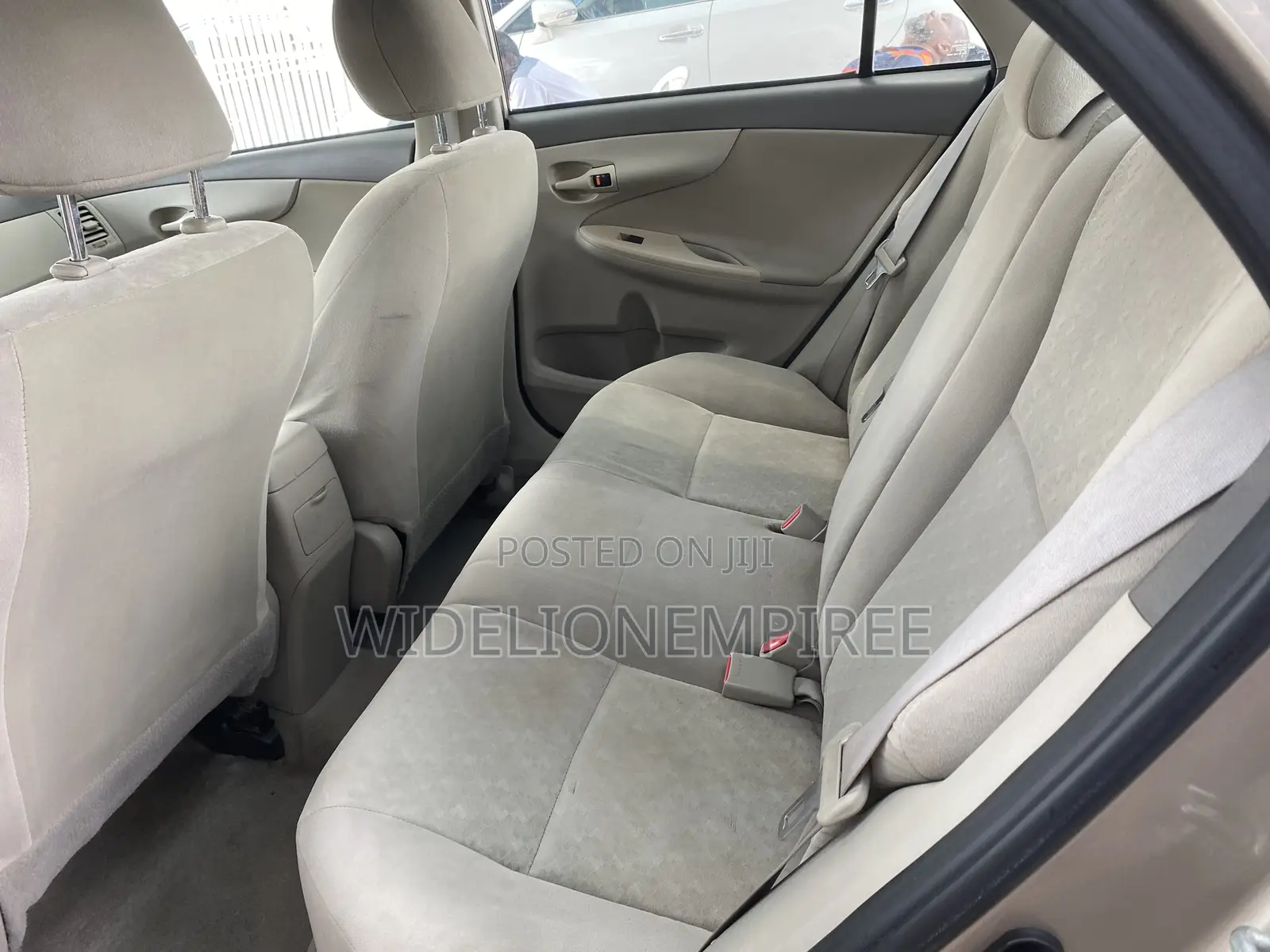 Toyota Corolla LE 4dr Sedan (1.8L 4 cyl 4A) 2009 Gold