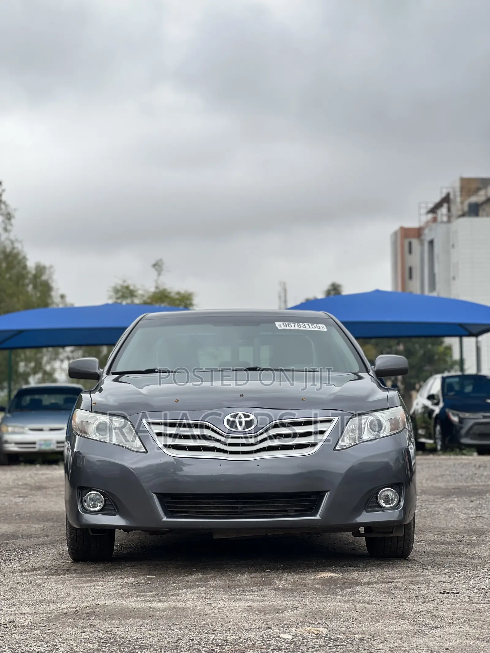 Toyota Camry XLE 4dr Sedan (2.5L 4cyl 6A) 2011 Gray