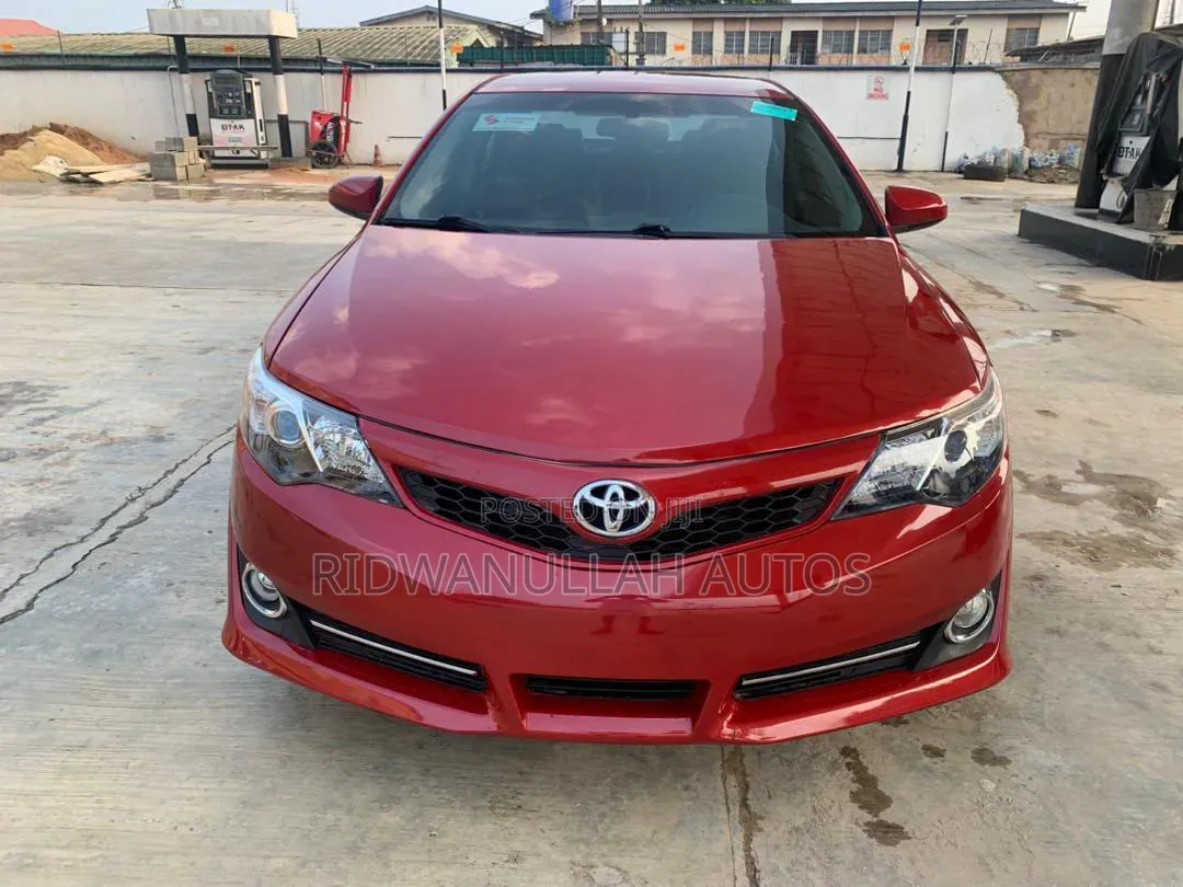 Toyota Camry 2014 Silver