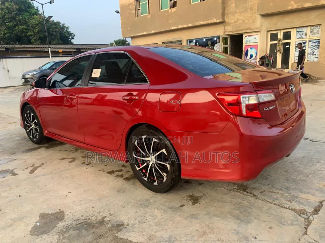 Toyota Camry 2014 Silver