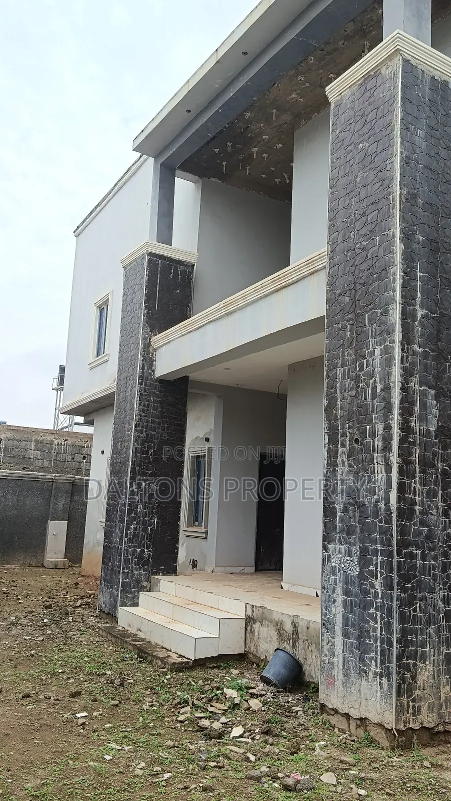 6bdrm Duplex in Nico Homes, Lugbe District for sale