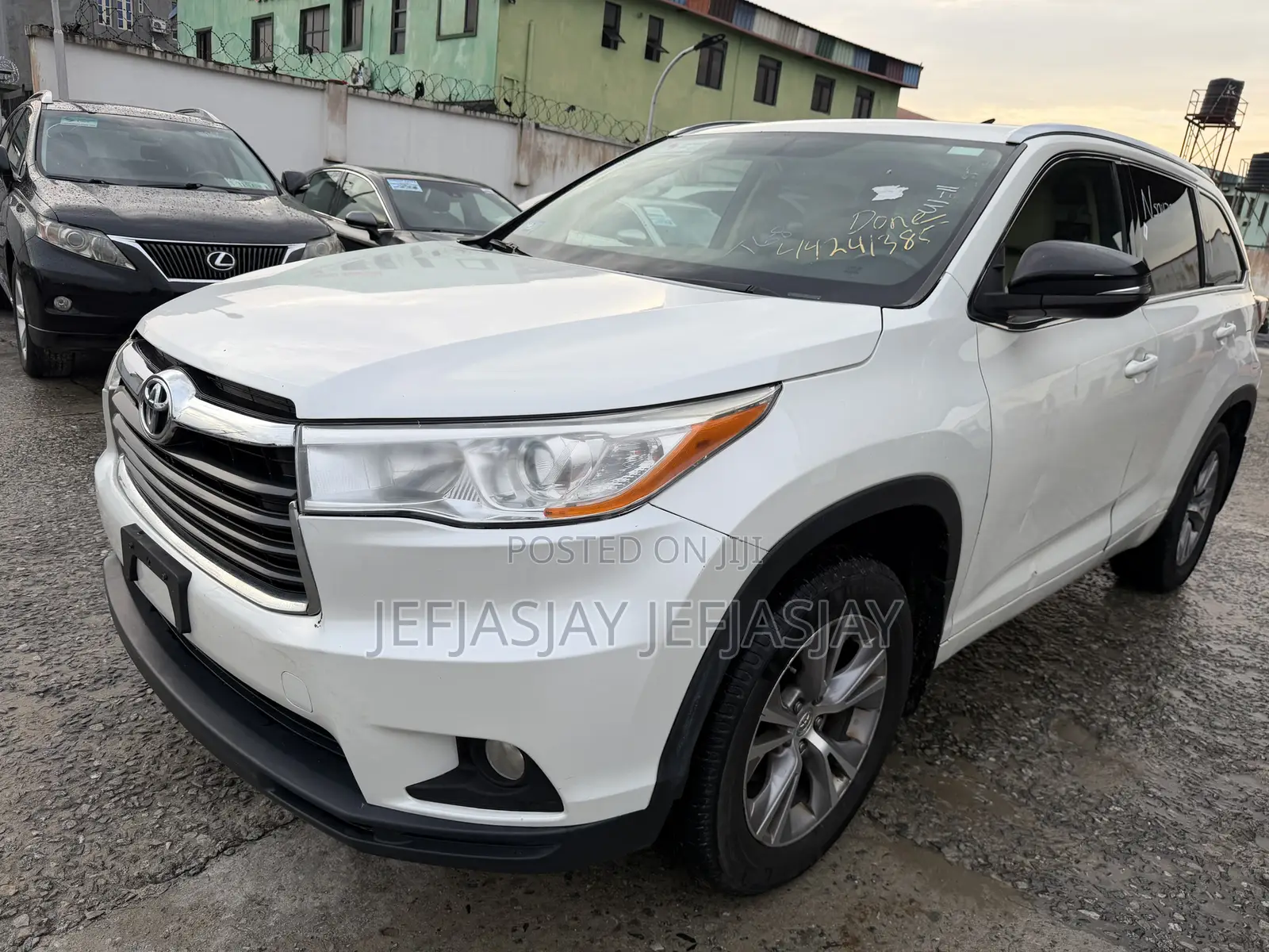 Toyota Highlander XLE 4dr SUV AWD (3.5L 6cyl 6A) 2015 White