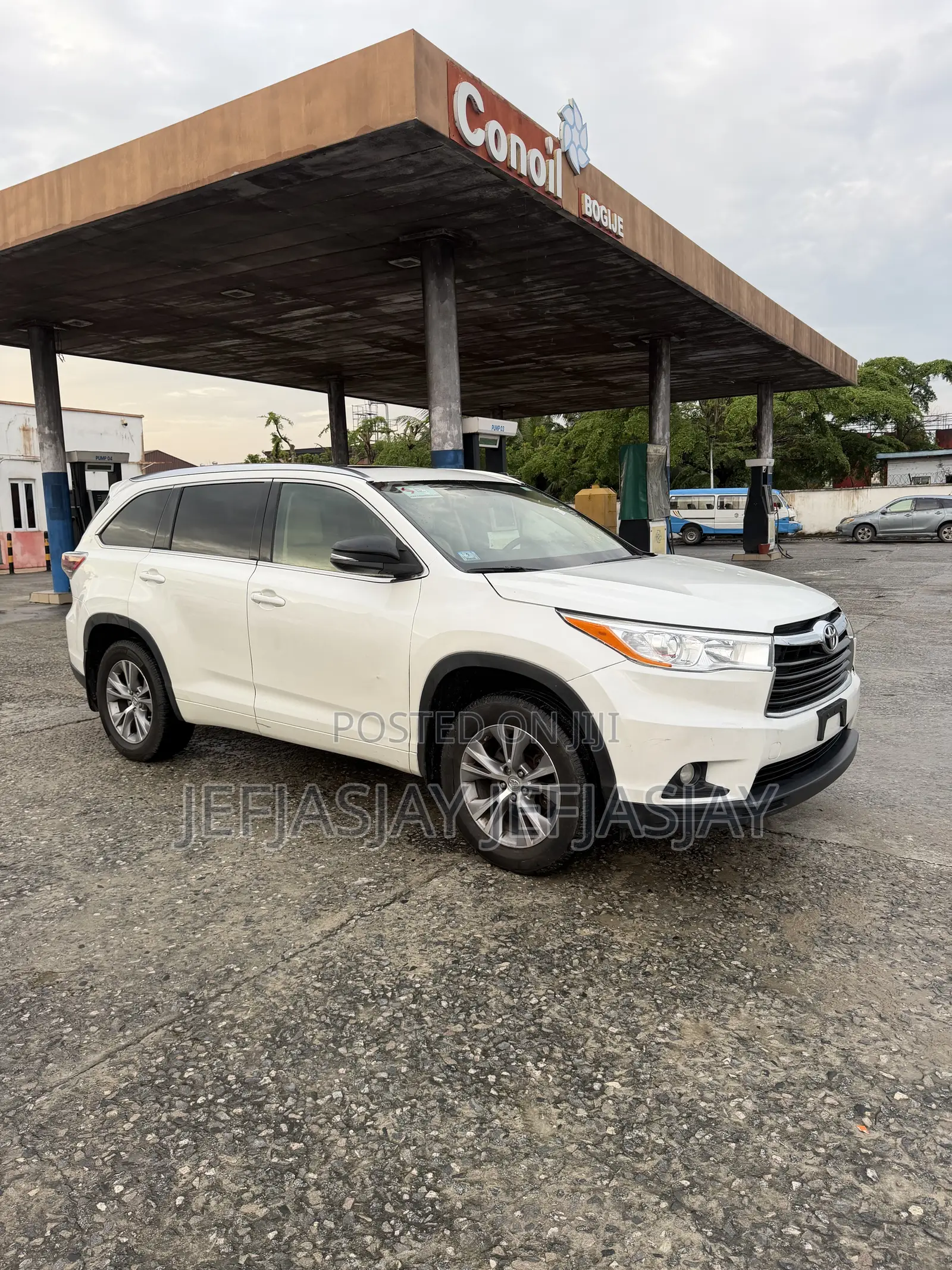 Toyota Highlander XLE 4dr SUV AWD (3.5L 6cyl 6A) 2015 White