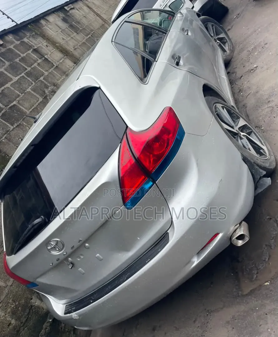 Toyota Venza Limited 2011 Silver