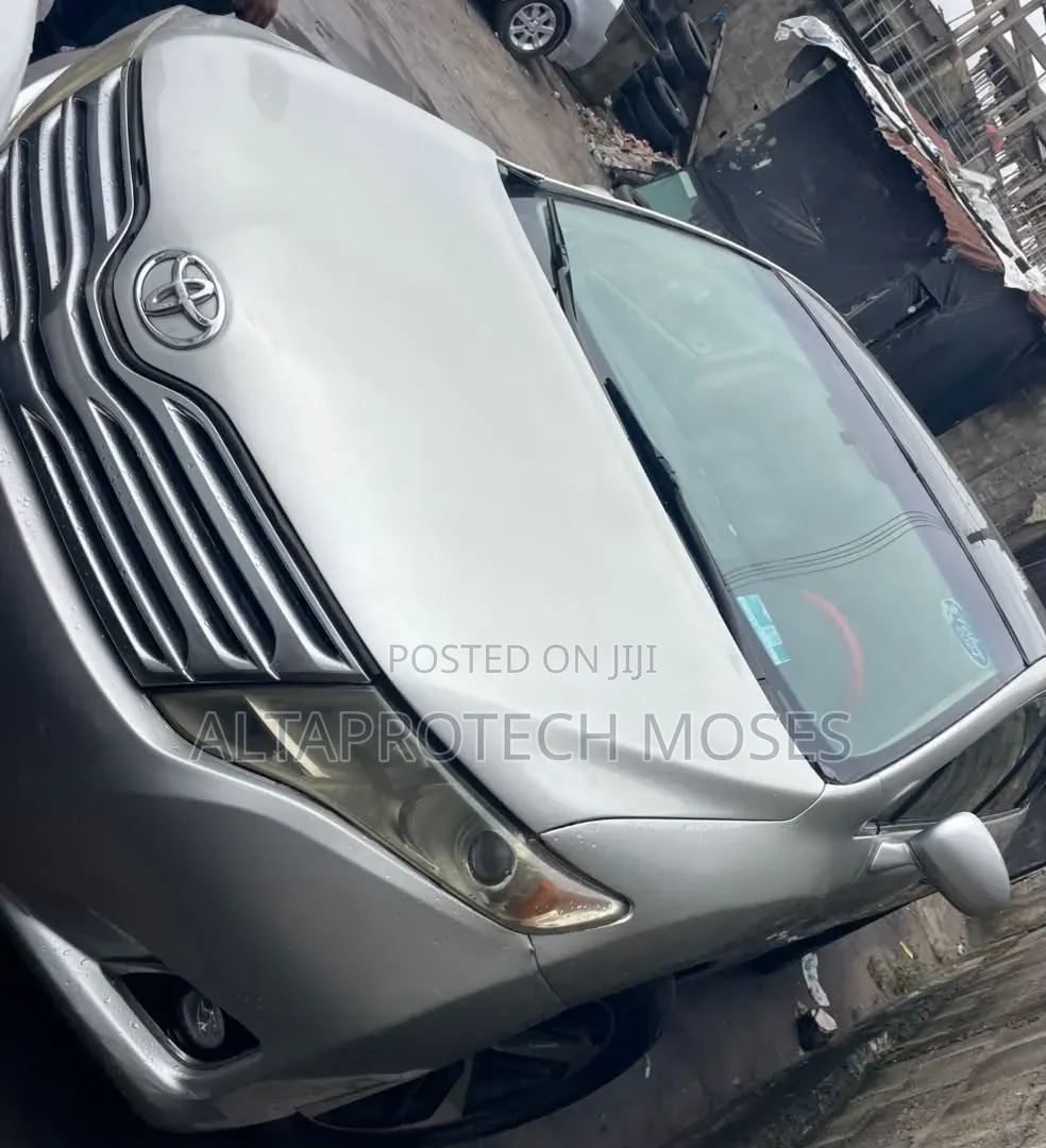 Toyota Venza Limited 2011 Silver