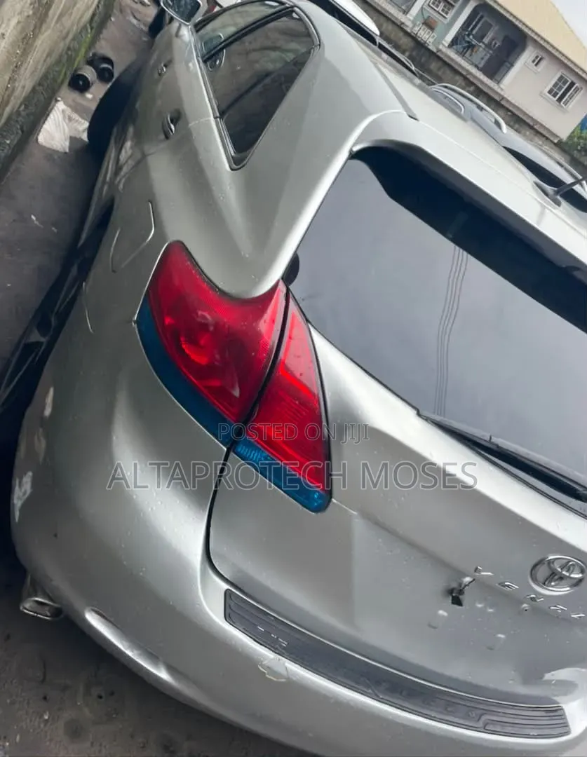 Toyota Venza Limited 2011 Silver