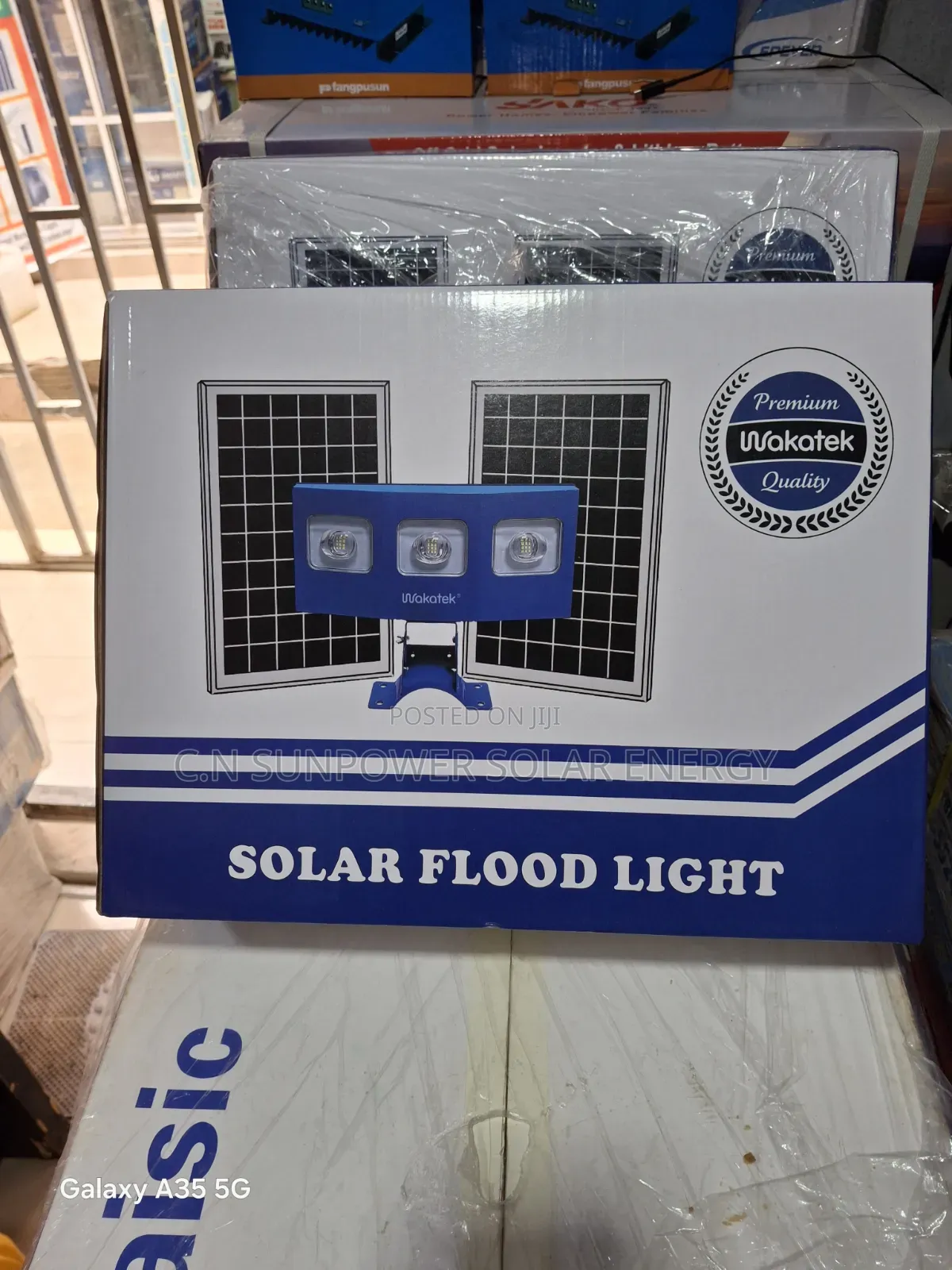 300w Wakatek Solar Flood Light