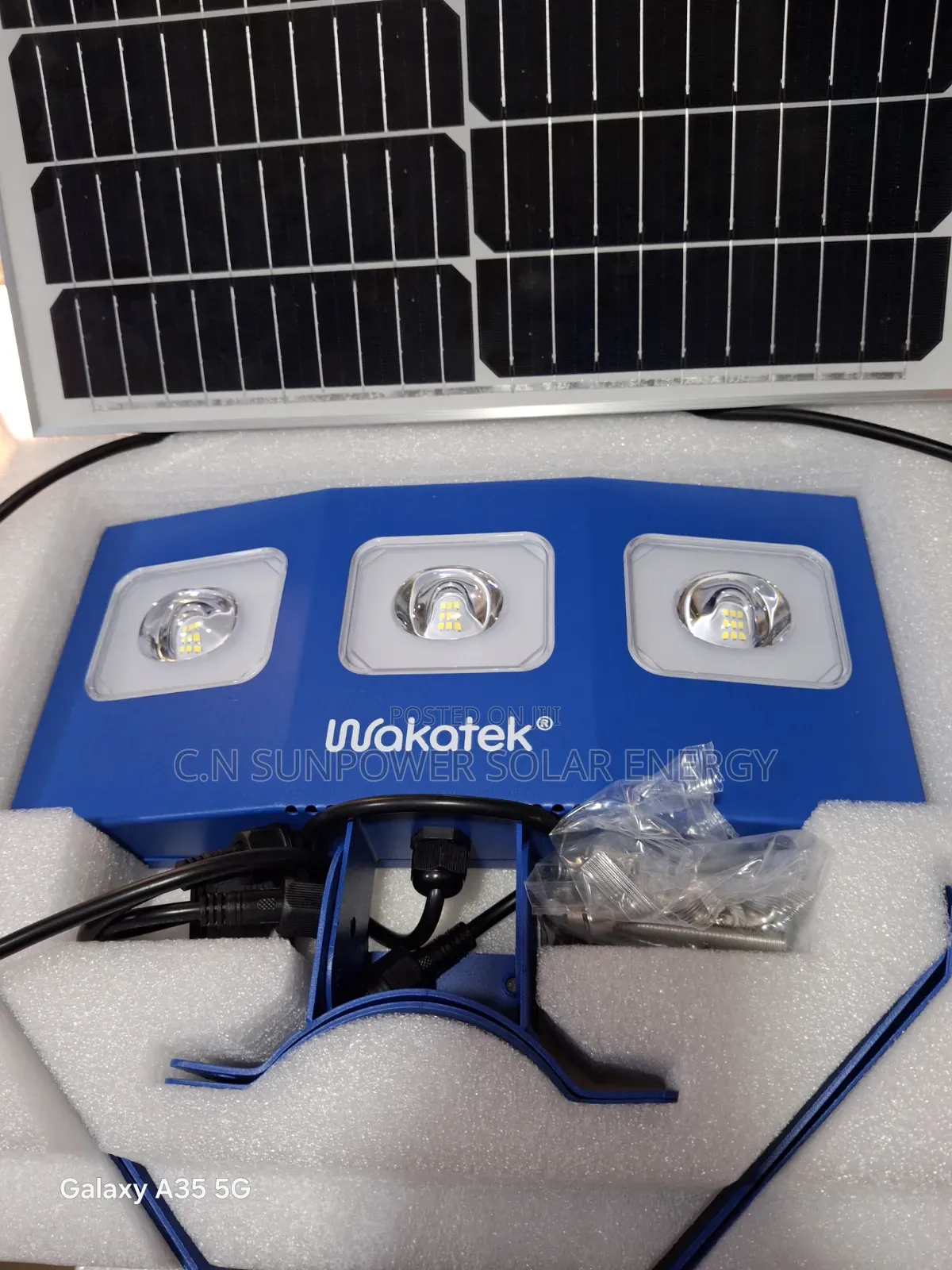 300w Wakatek Solar Flood Light