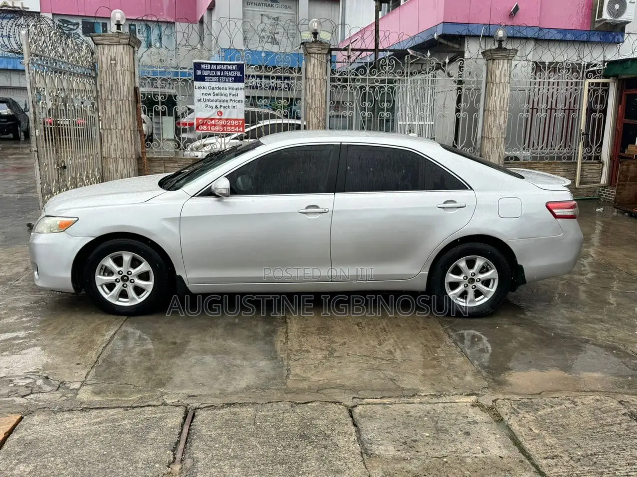 Toyota Camry 2010 Silver