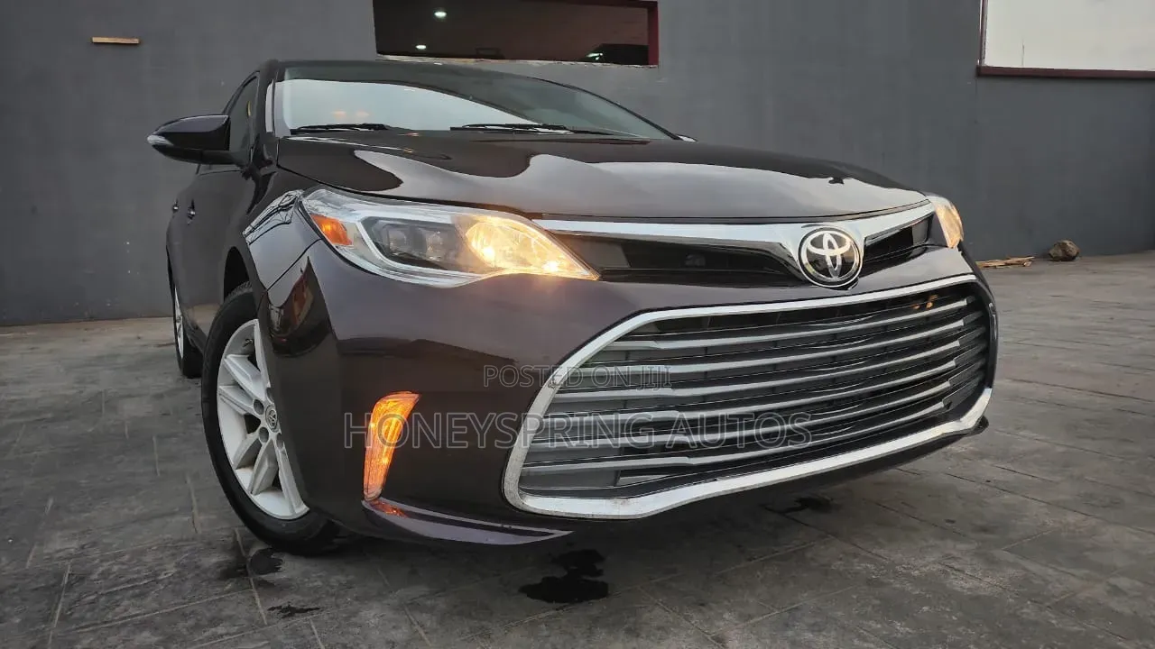 Toyota Avalon XLE Sedar FWD (3.5L 6cyl 6A) 2013 Burgundy