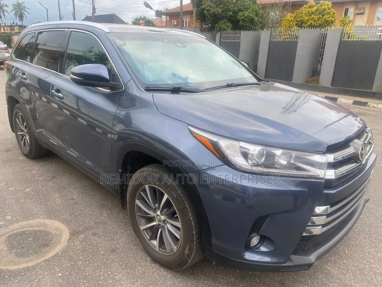 Toyota Highlander XLE AWD 2020 Gray