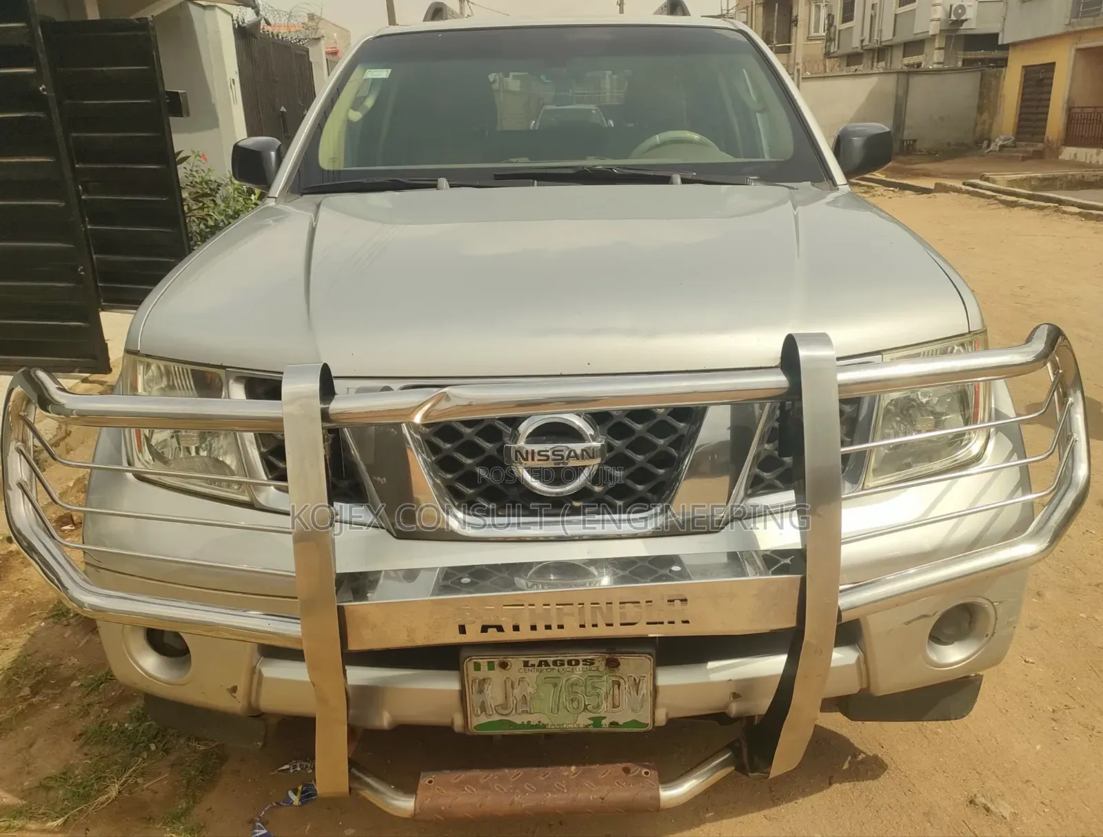 Nissan Pathfinder 2006 Silver