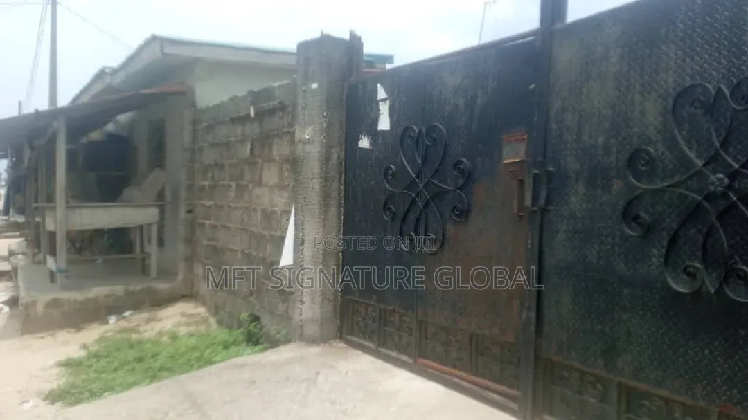 6bdrm Room & Parlour in Bogije for sale
