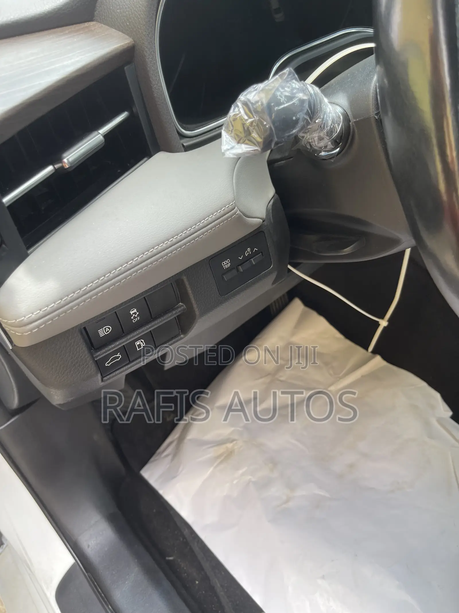 Toyota Avalon XLE FWD Sedan (3.5L V6 8A) 2019 White