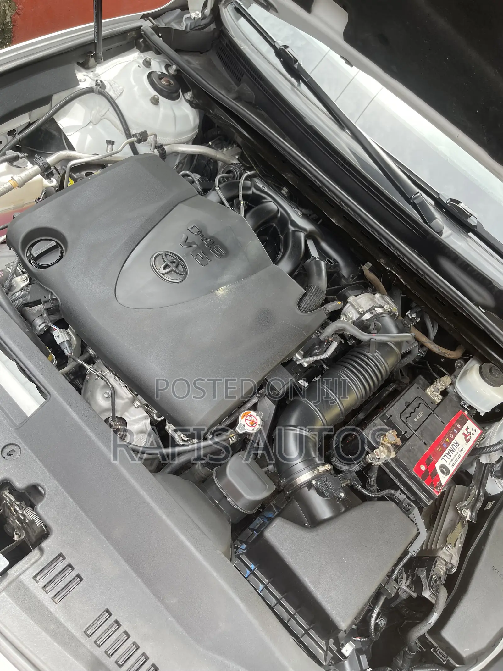 Toyota Avalon XLE FWD Sedan (3.5L V6 8A) 2019 White