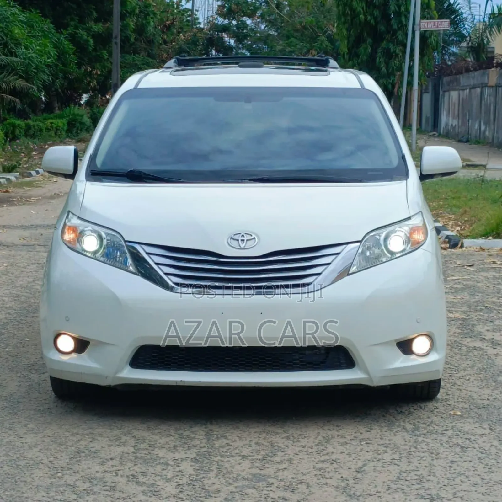 Toyota Sienna Limited 7 Passenger 2012 White