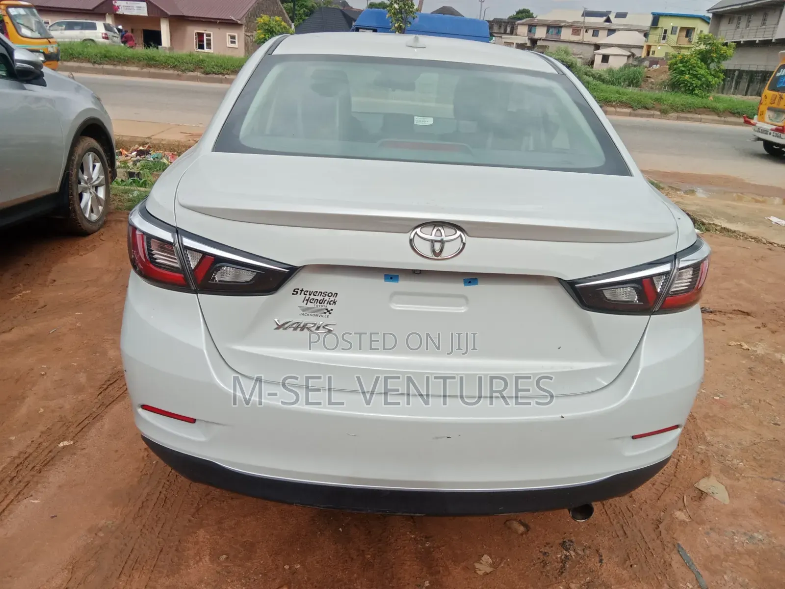 Toyota Yaris 1.5 Sedan XLE 2020 White