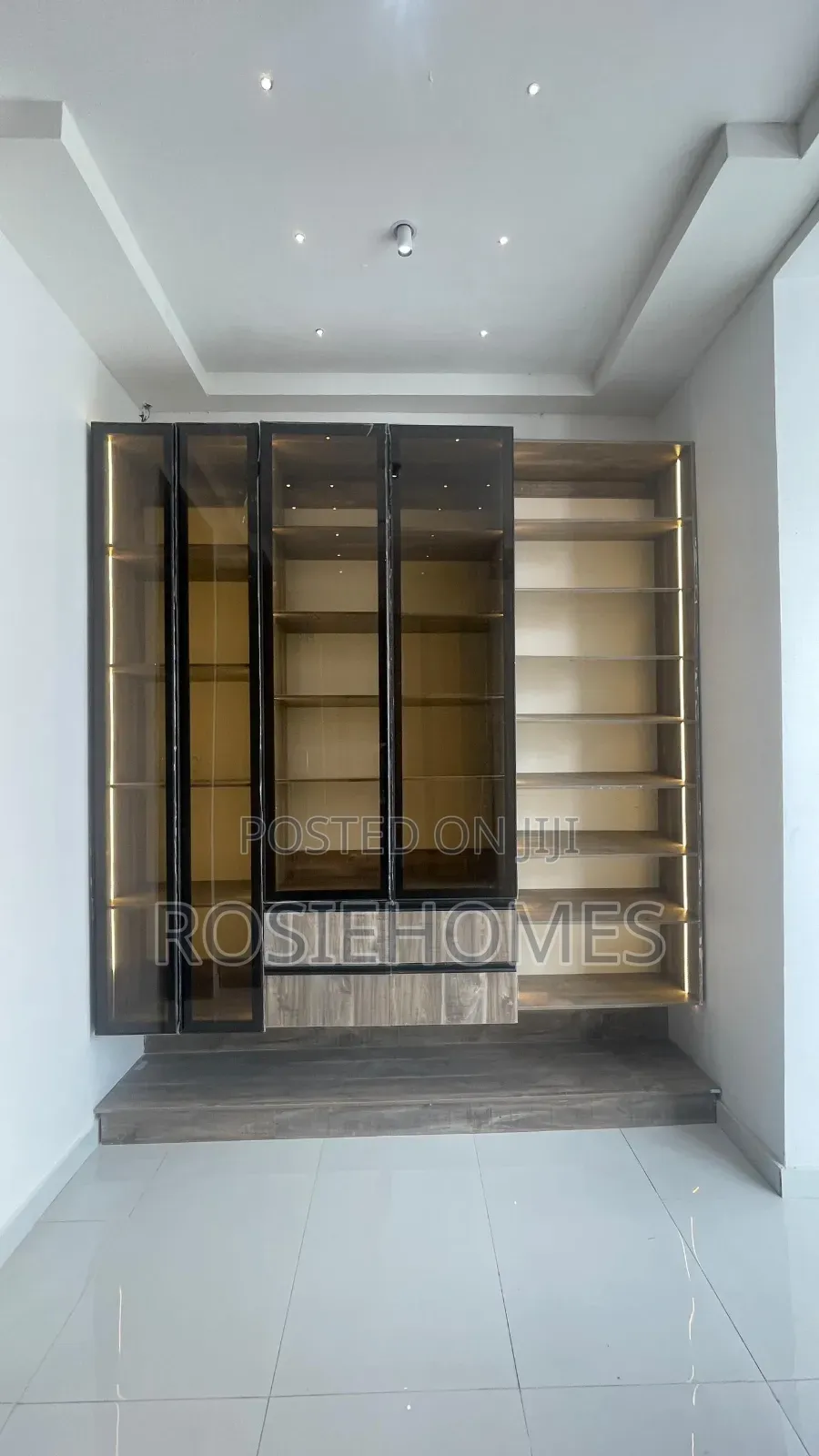 5bdrm Duplex in Garden Estate, Chevron for sale