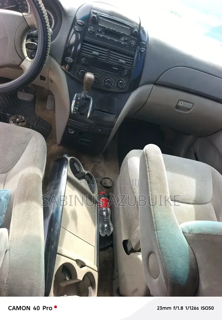 Toyota Sienna 2005 Blue