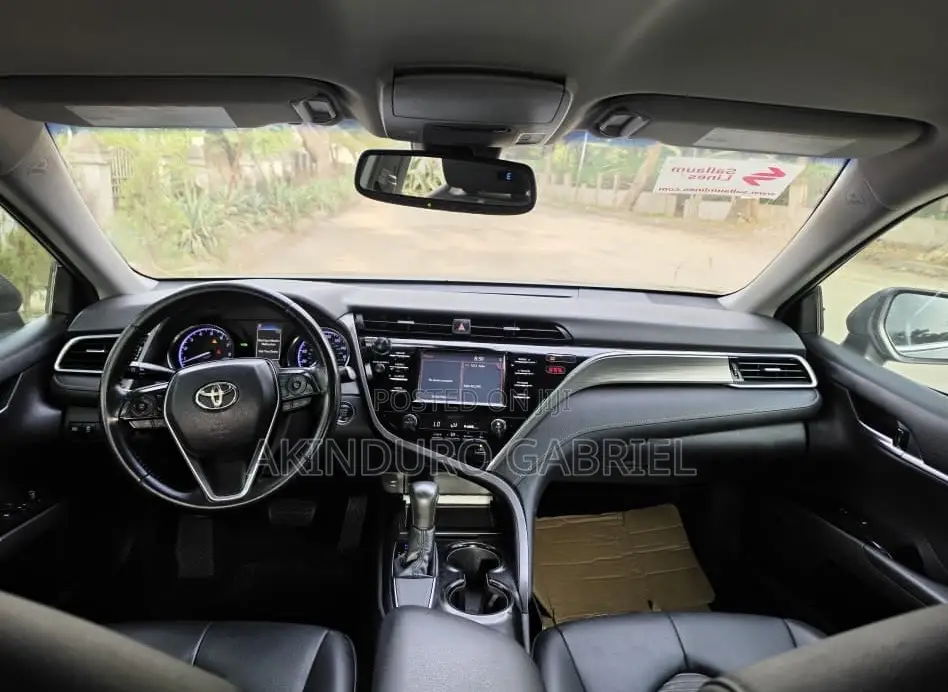 Toyota Camry SE (2.5L 4cyl 8A) 2019 Black