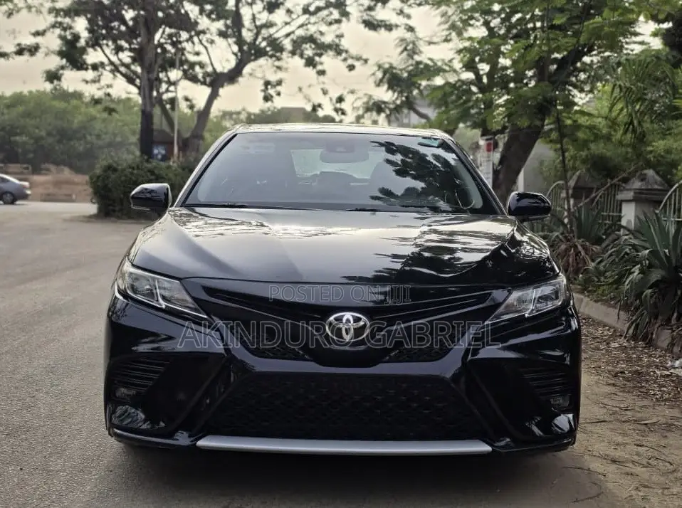 Toyota Camry SE (2.5L 4cyl 8A) 2019 Black