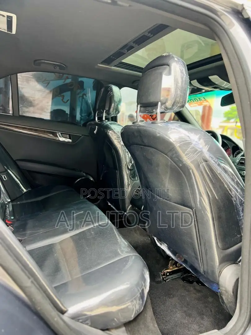 Mercedes-Benz C300 2009 Black