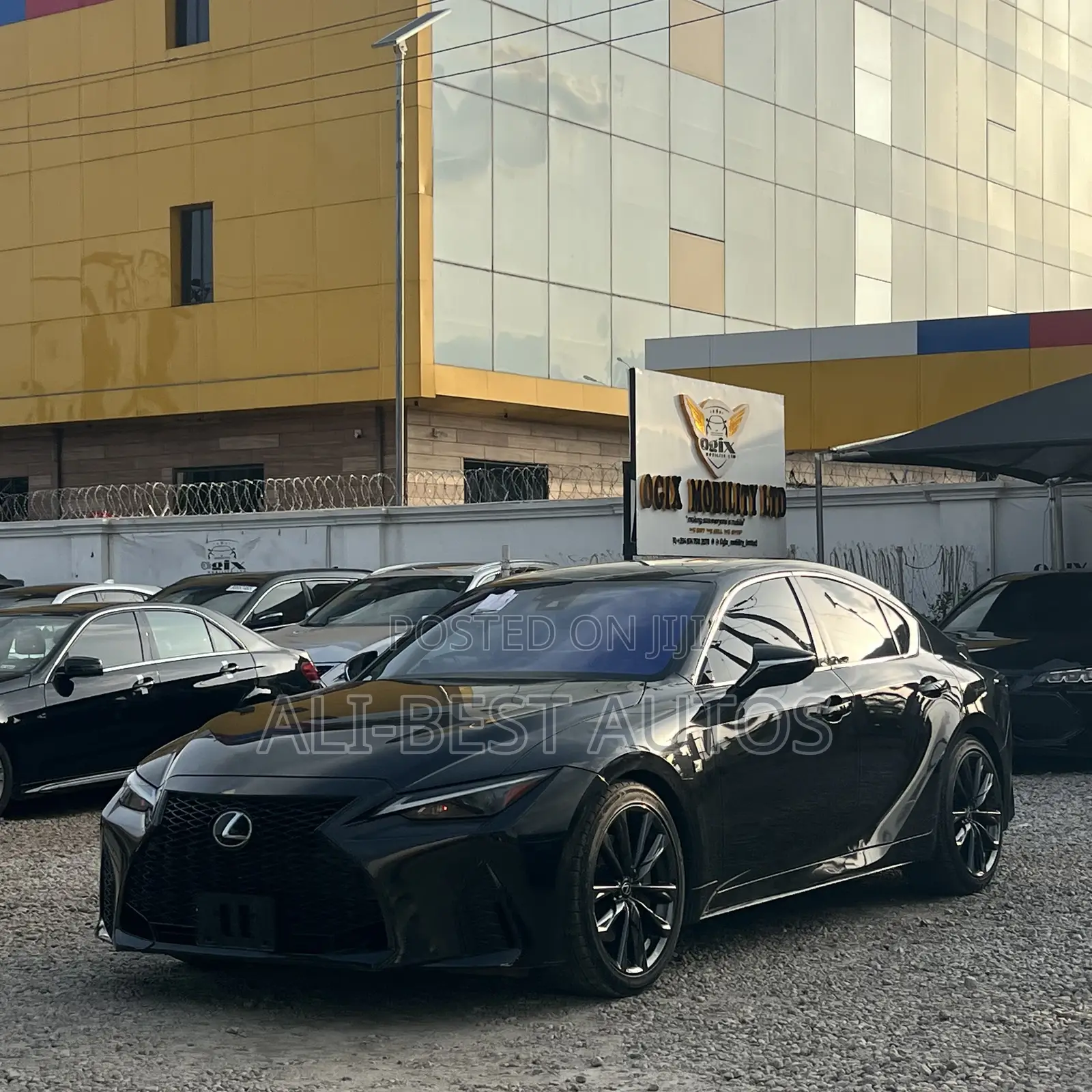 Lexus IS 2023 Black