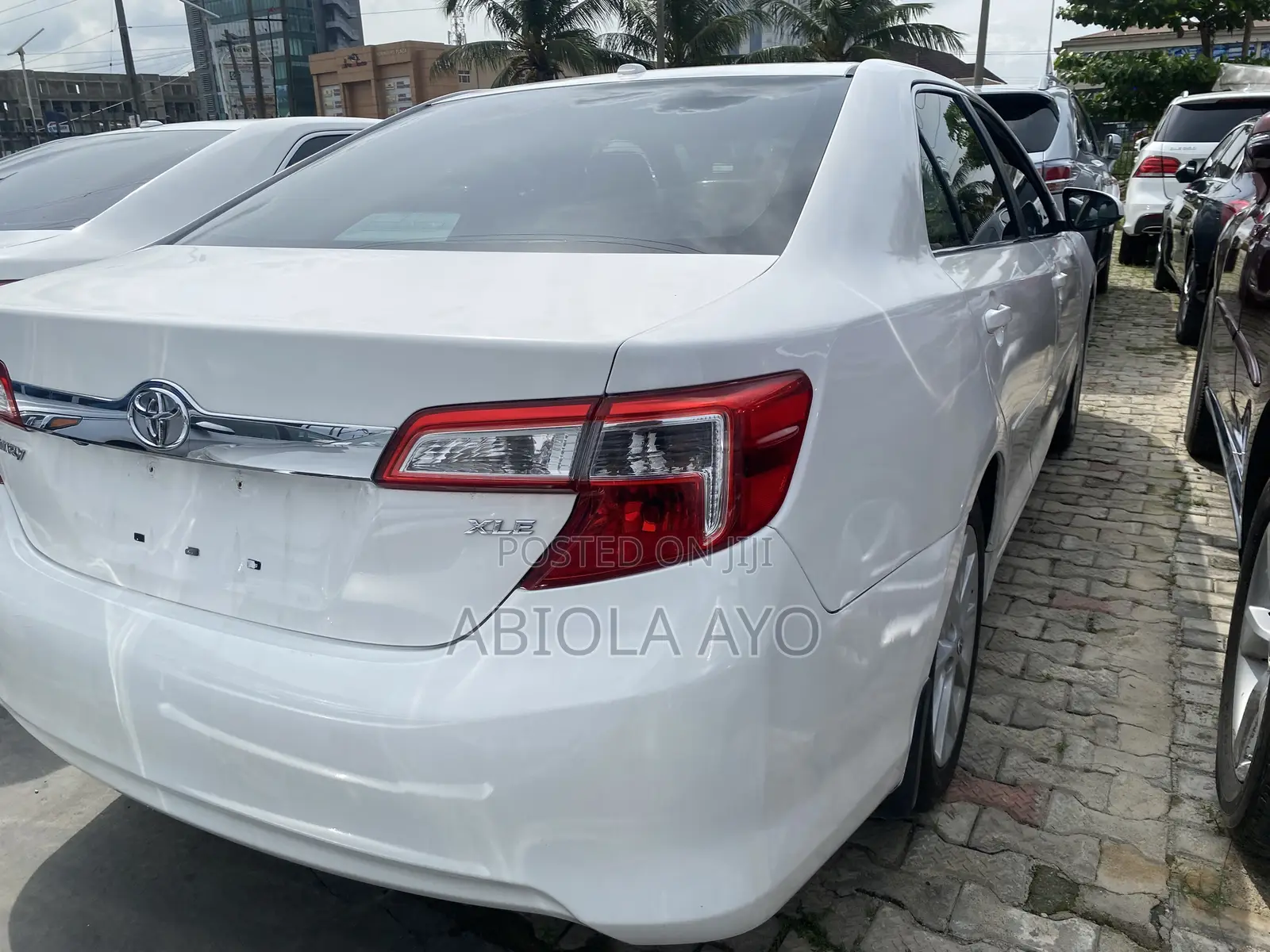 Toyota Camry XLE 4dr Sedan (2.5L 4cyl 6A) 2013 White