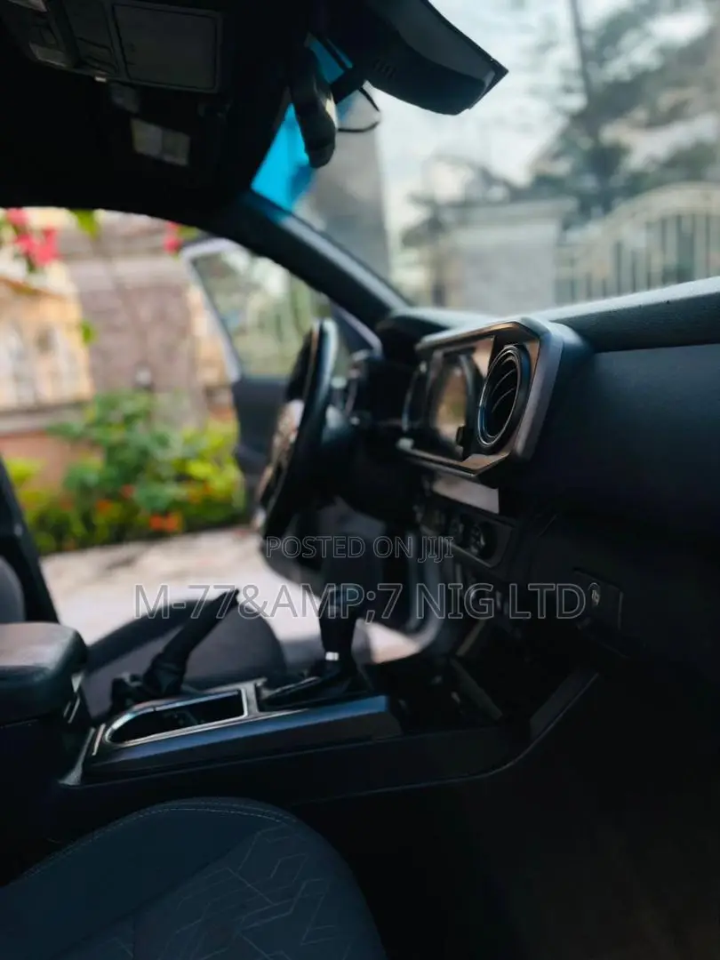 Toyota Tacoma TRD Sport 2018 Off white