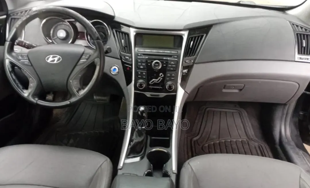 Hyundai Sonata Limited Sedan FWD (2.4L 4cyl 6A) 2011 Black